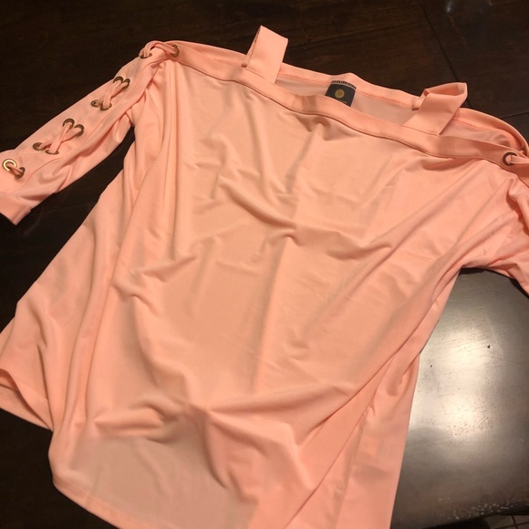 Top - Picture 2 of 4